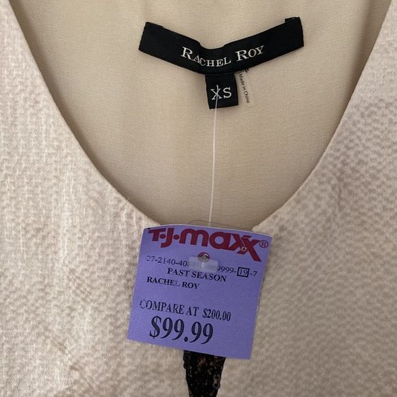 NWT. Rachel Roy Silk Sleeveless Top - Picture 3 of 7